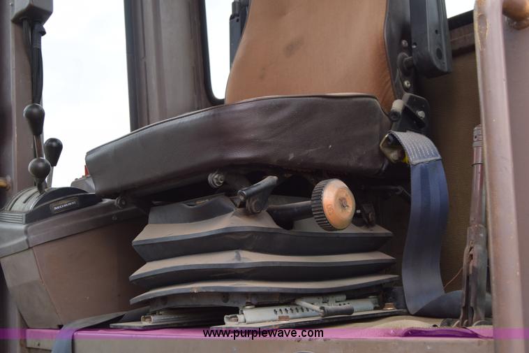 image for item L2582 1984 Champion 710A motor grader