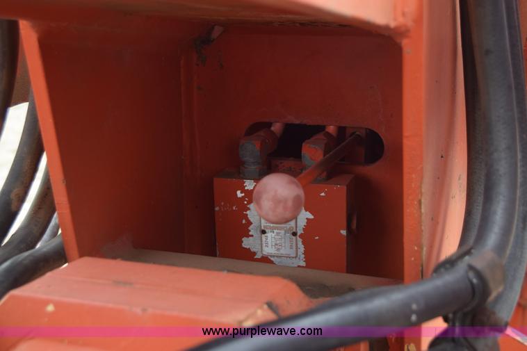 image for item L2582 1984 Champion 710A motor grader