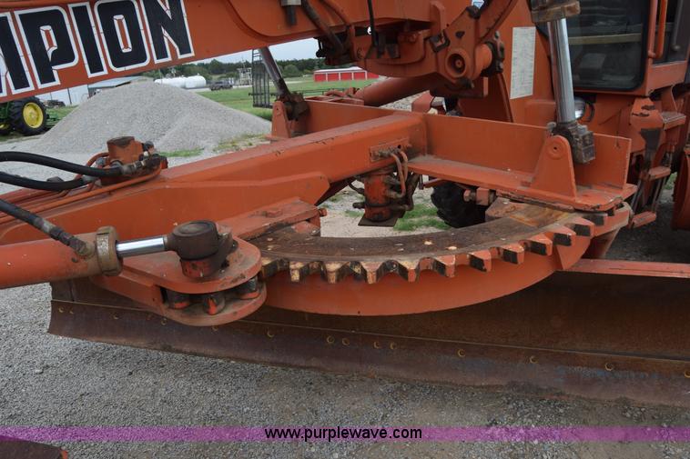 image for item L2582 1984 Champion 710A motor grader