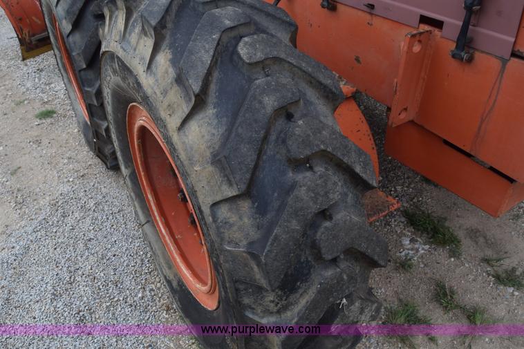 image for item L2582 1984 Champion 710A motor grader