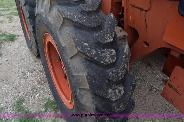 image for item L2582 1984 Champion 710A motor grader