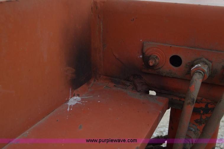 image for item L2582 1984 Champion 710A motor grader