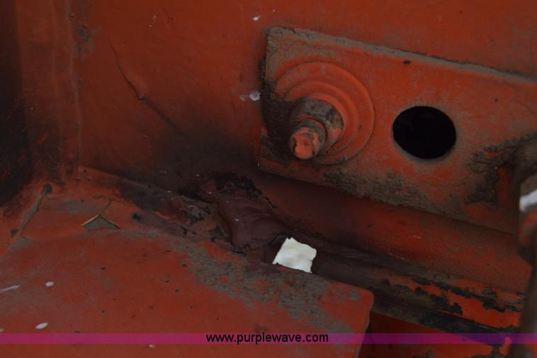 image for item L2582 1984 Champion 710A motor grader