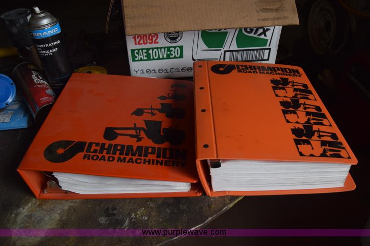 image for item L2582 1984 Champion 710A motor grader