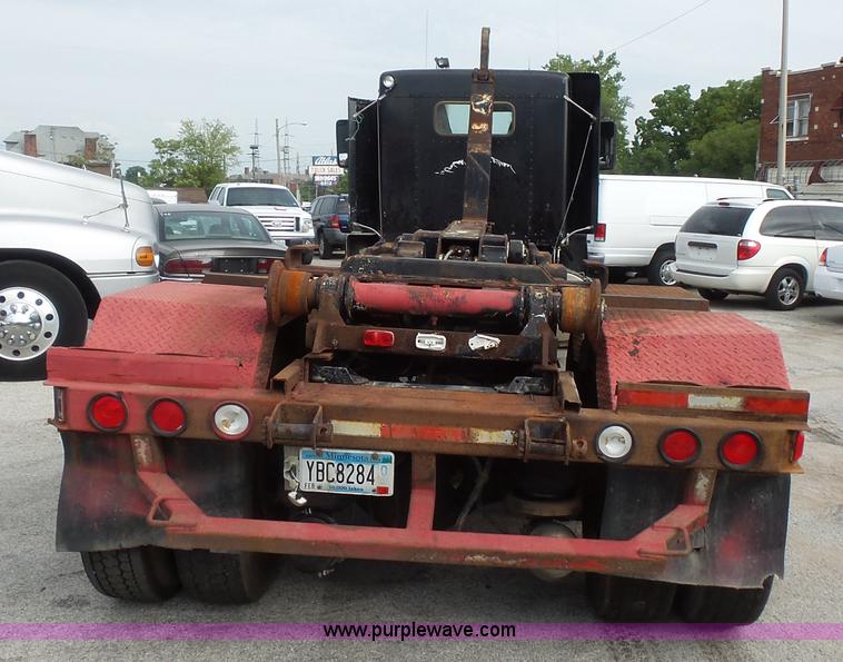 image for item L3516 1994 Kenworth T600 roll-off truck