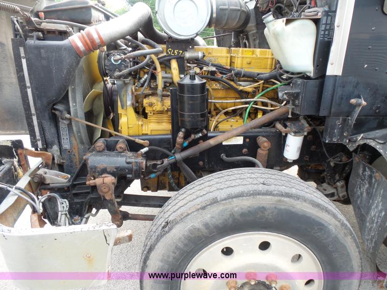 image for item L3516 1994 Kenworth T600 roll-off truck