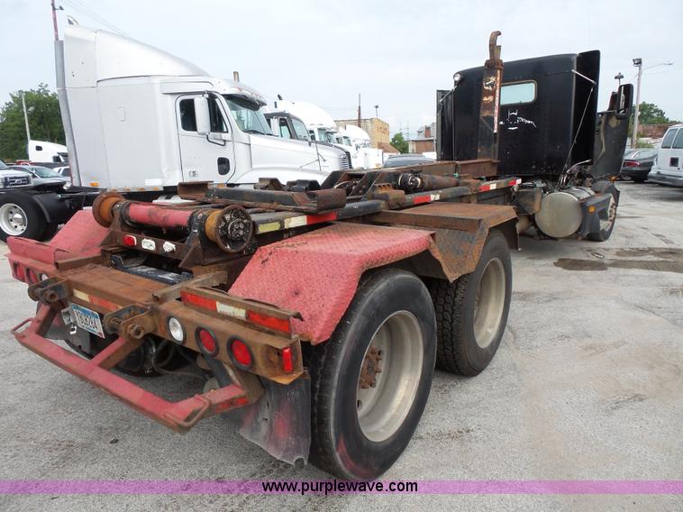 image for item L3516 1994 Kenworth T600 roll-off truck