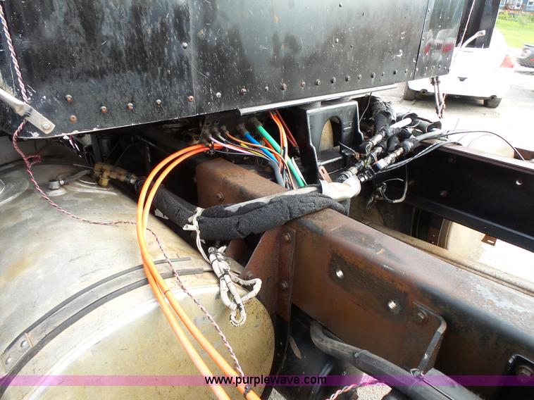 image for item L3516 1994 Kenworth T600 roll-off truck