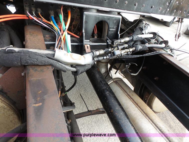 image for item L3516 1994 Kenworth T600 roll-off truck