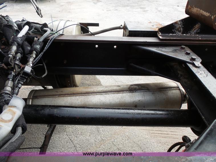 image for item L3516 1994 Kenworth T600 roll-off truck