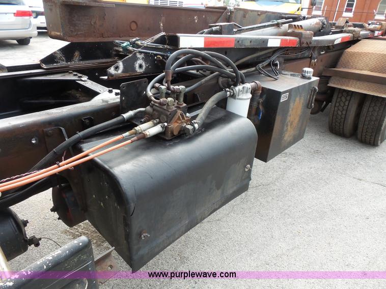 image for item L3516 1994 Kenworth T600 roll-off truck