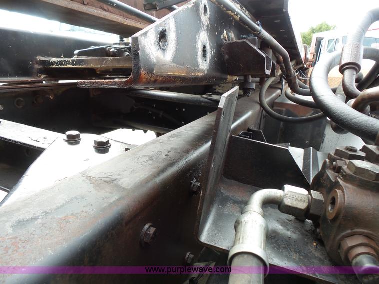 image for item L3516 1994 Kenworth T600 roll-off truck