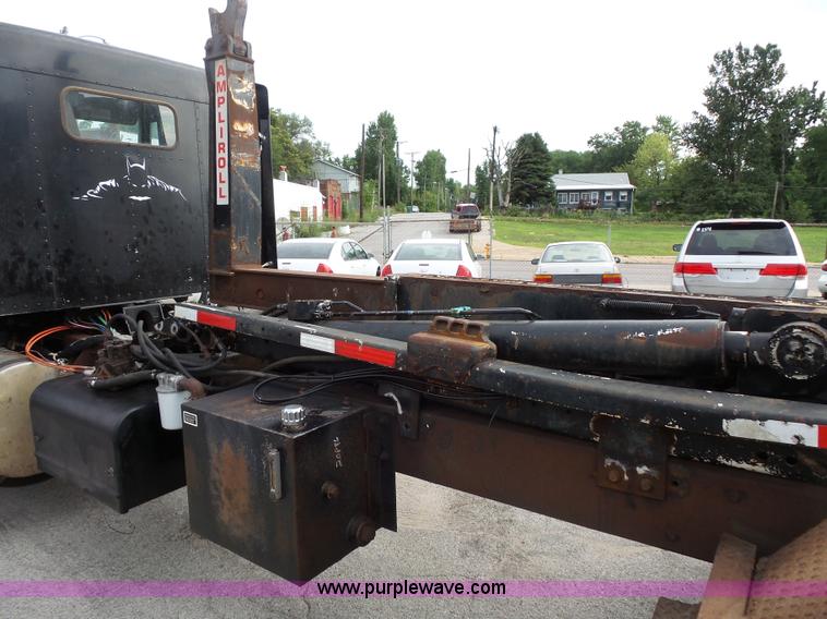 image for item L3516 1994 Kenworth T600 roll-off truck