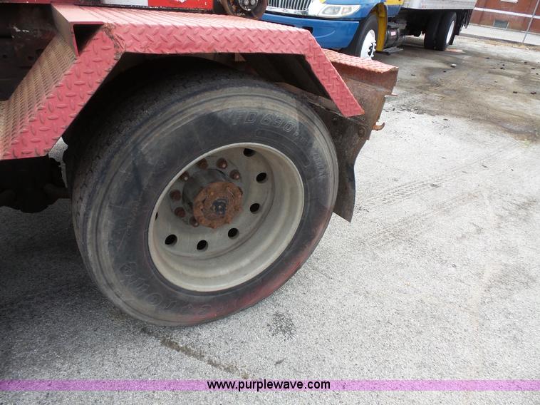 image for item L3516 1994 Kenworth T600 roll-off truck