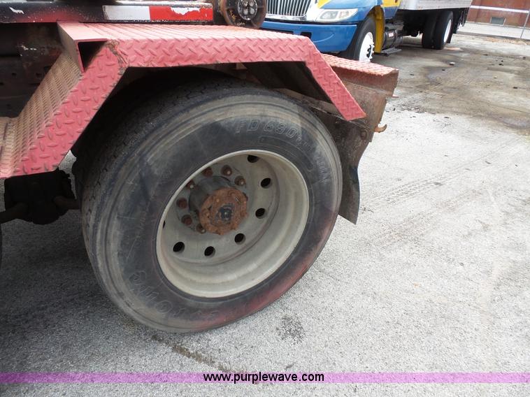 image for item L3516 1994 Kenworth T600 roll-off truck