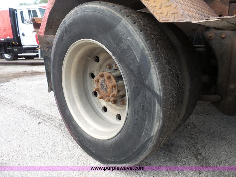 image for item L3516 1994 Kenworth T600 roll-off truck