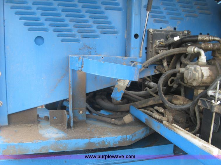 image for item L3842 1998 Genie S-80 boom lift