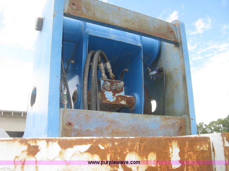 image for item L3842 1998 Genie S-80 boom lift