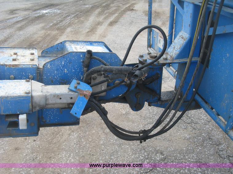 image for item L3842 1998 Genie S-80 boom lift