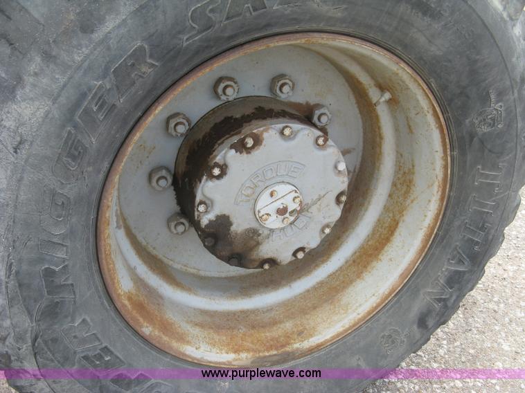 image for item L3842 1998 Genie S-80 boom lift