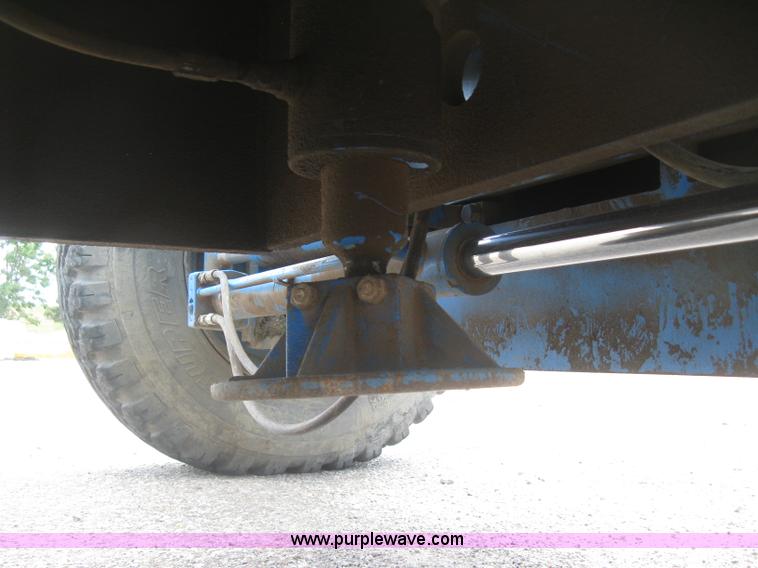 image for item L3842 1998 Genie S-80 boom lift