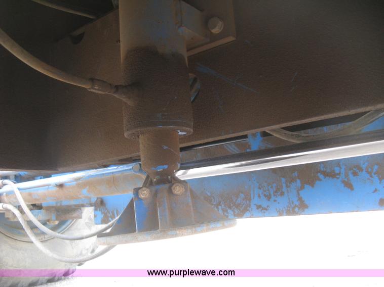 image for item L3842 1998 Genie S-80 boom lift