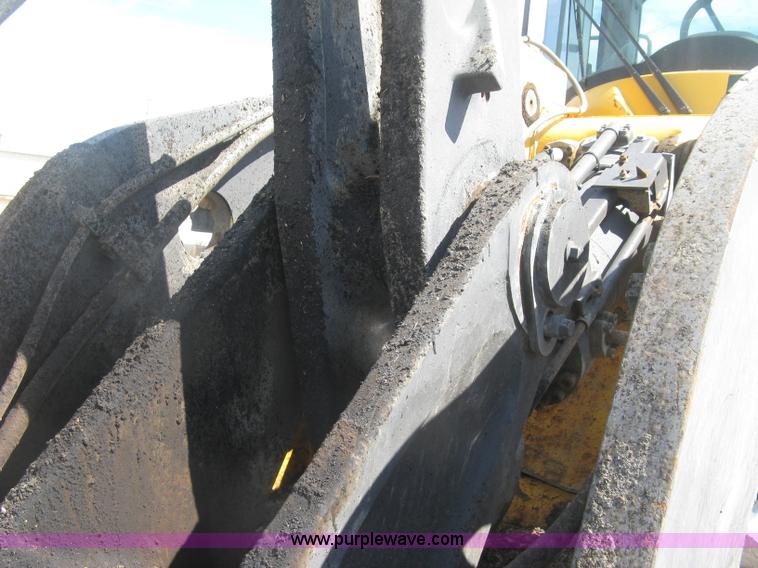 image for item L3859 2008 Volvo L110F wheel loader