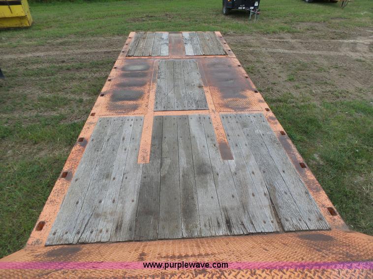 image for item L3999 1997 Trail King TK60HT-322 drop deck equipment trailer