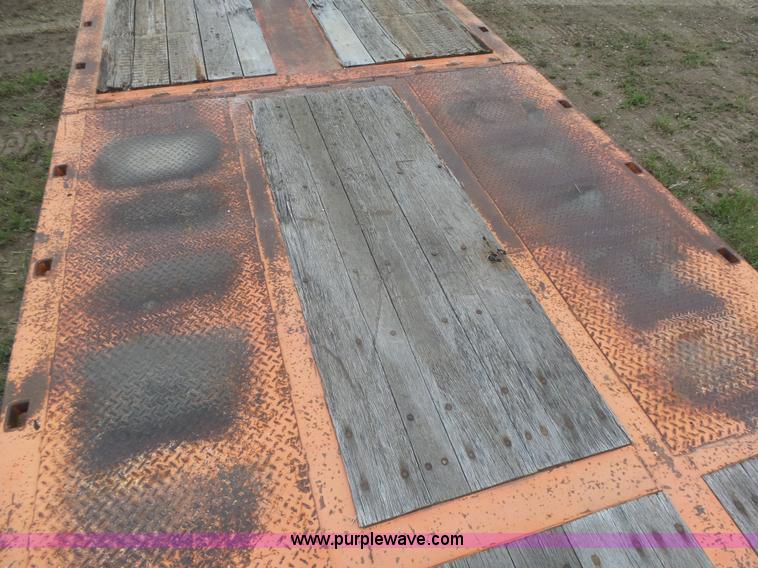 image for item L3999 1997 Trail King TK60HT-322 drop deck equipment trailer