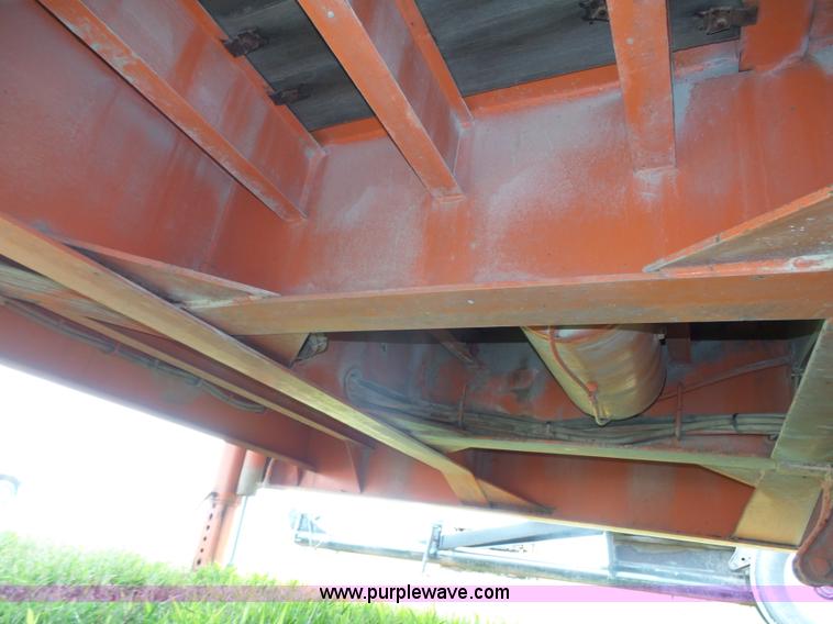 image for item L3999 1997 Trail King TK60HT-322 drop deck equipment trailer