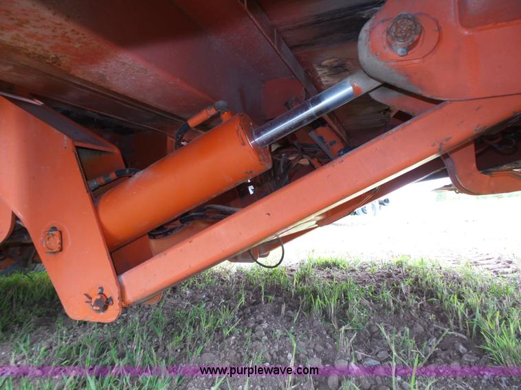 image for item L3999 1997 Trail King TK60HT-322 drop deck equipment trailer