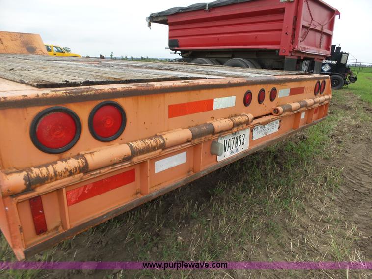 image for item L3999 1997 Trail King TK60HT-322 drop deck equipment trailer
