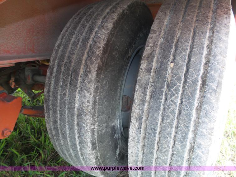 image for item L3999 1997 Trail King TK60HT-322 drop deck equipment trailer