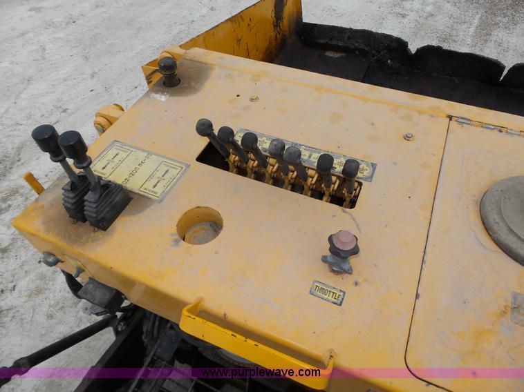 image for item L4002 Blaw Knox PF-855 paver