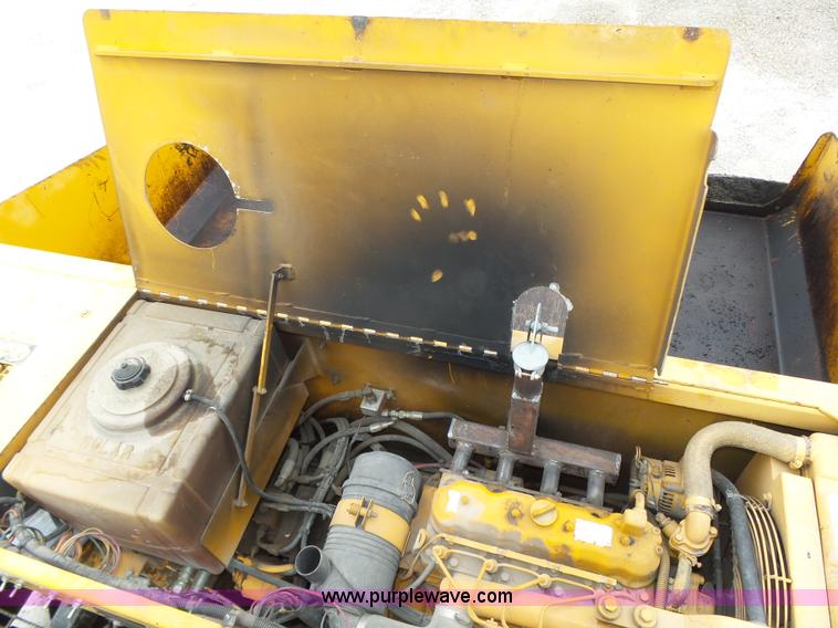 image for item L4002 Blaw Knox PF-855 paver