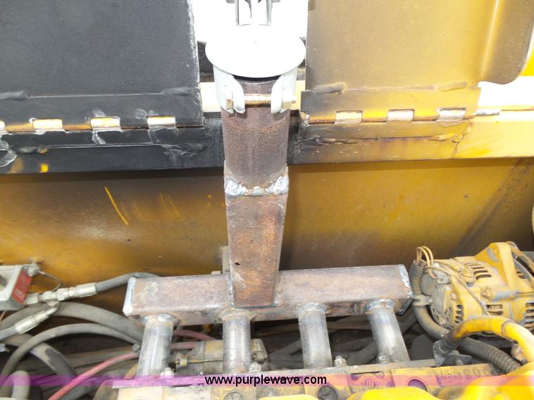 image for item L4002 Blaw Knox PF-855 paver