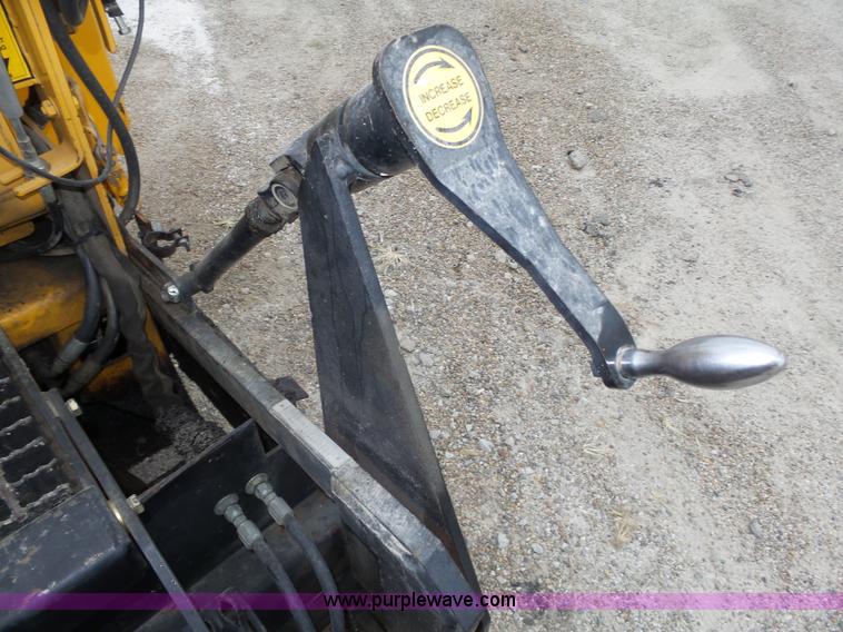 image for item L4002 Blaw Knox PF-855 paver