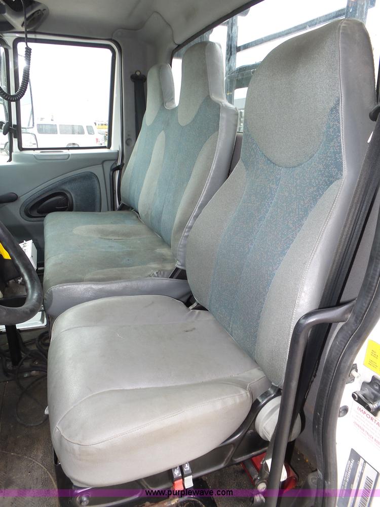 image for item L4004 2003 International DuraStar 4300 pothole patching truck