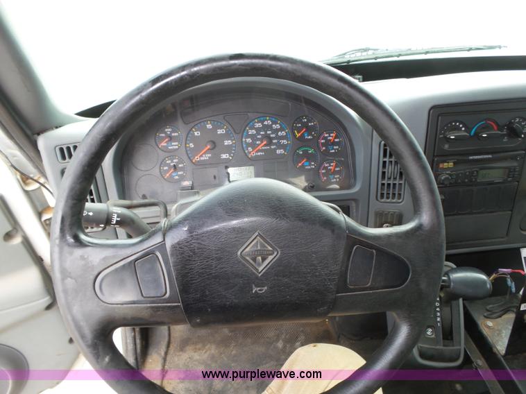 image for item L4004 2003 International DuraStar 4300 pothole patching truck