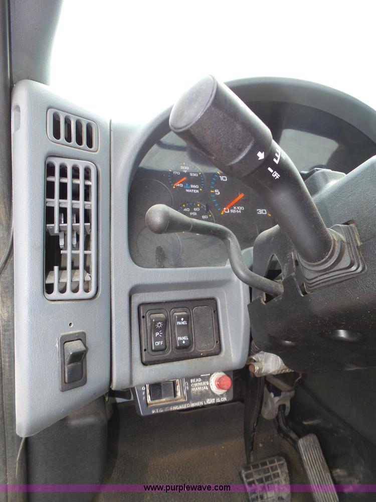 image for item L4004 2003 International DuraStar 4300 pothole patching truck