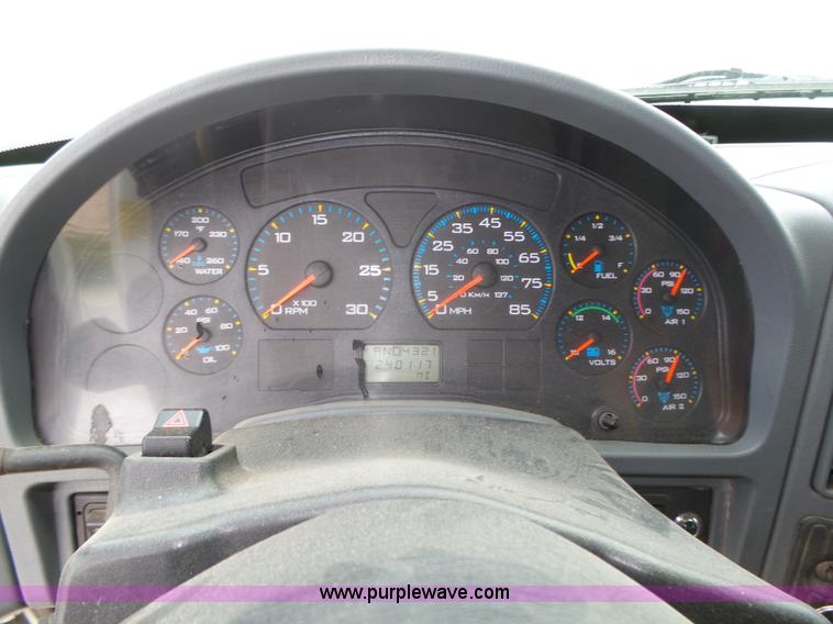 image for item L4004 2003 International DuraStar 4300 pothole patching truck