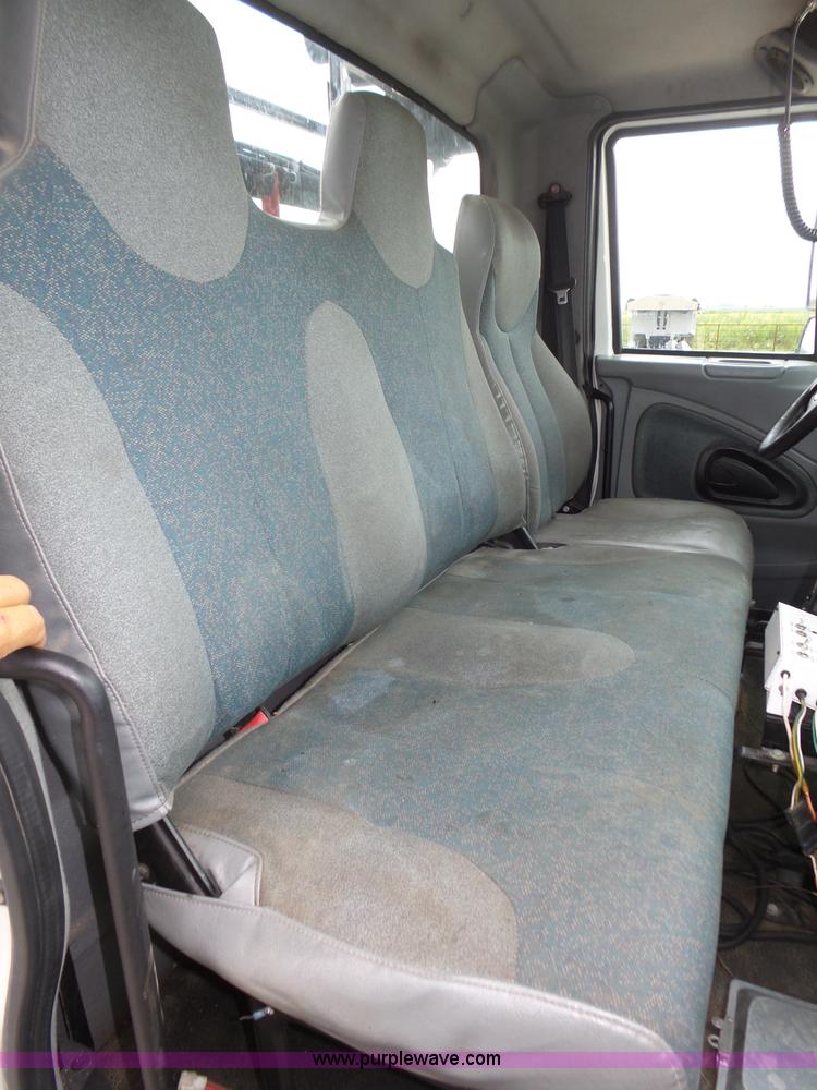 image for item L4004 2003 International DuraStar 4300 pothole patching truck