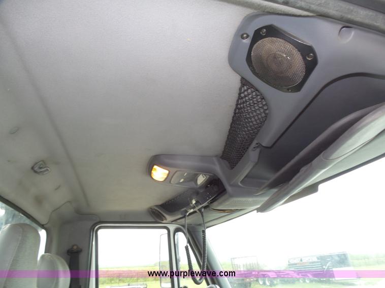 image for item L4004 2003 International DuraStar 4300 pothole patching truck