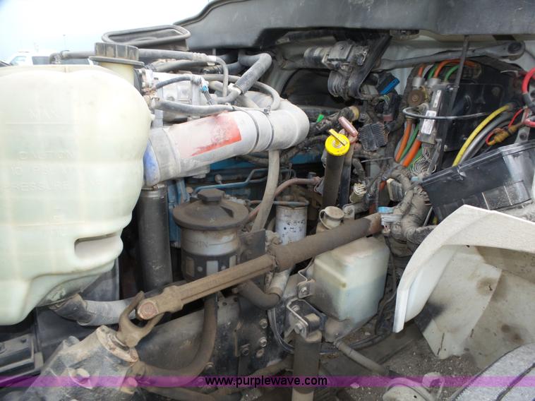 image for item L4004 2003 International DuraStar 4300 pothole patching truck