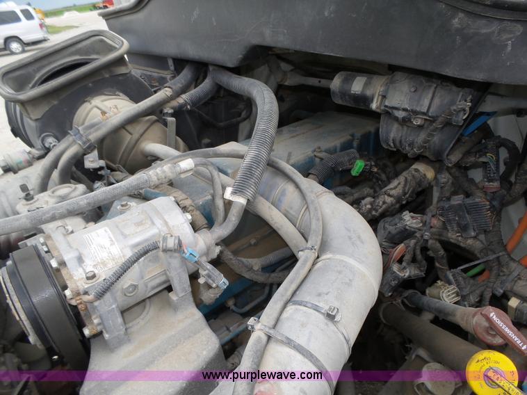 image for item L4004 2003 International DuraStar 4300 pothole patching truck