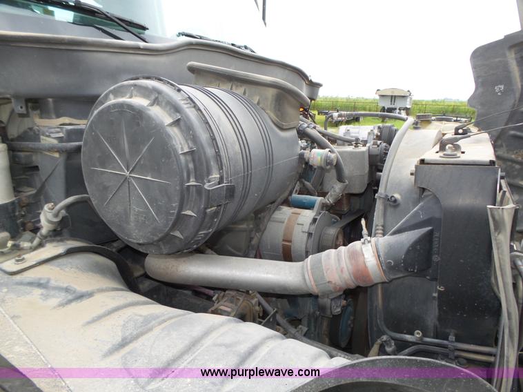 image for item L4004 2003 International DuraStar 4300 pothole patching truck