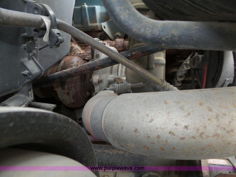 image for item L4004 2003 International DuraStar 4300 pothole patching truck