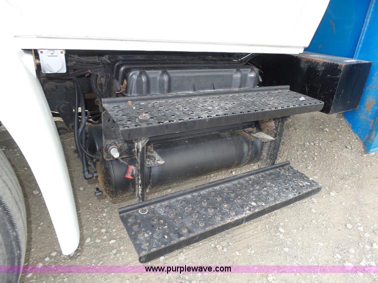 image for item L4004 2003 International DuraStar 4300 pothole patching truck