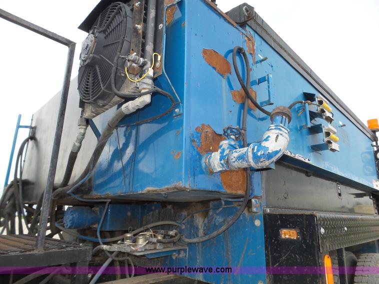 image for item L4004 2003 International DuraStar 4300 pothole patching truck