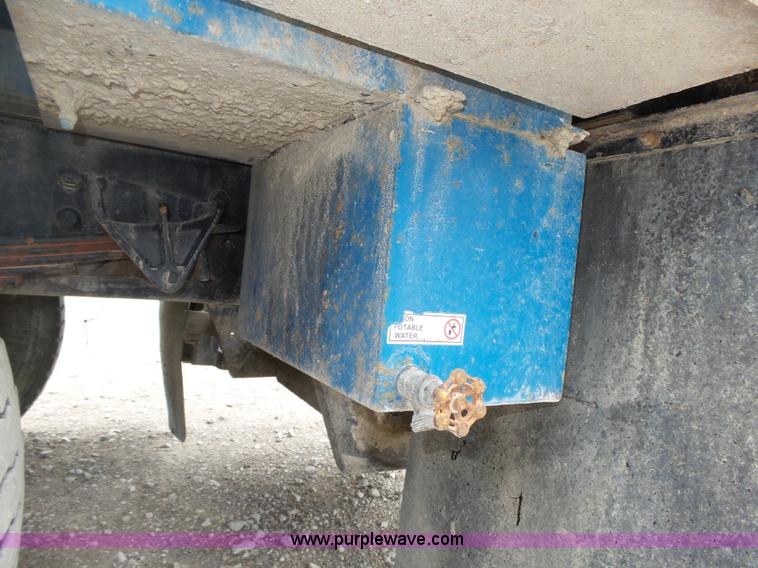 image for item L4004 2003 International DuraStar 4300 pothole patching truck